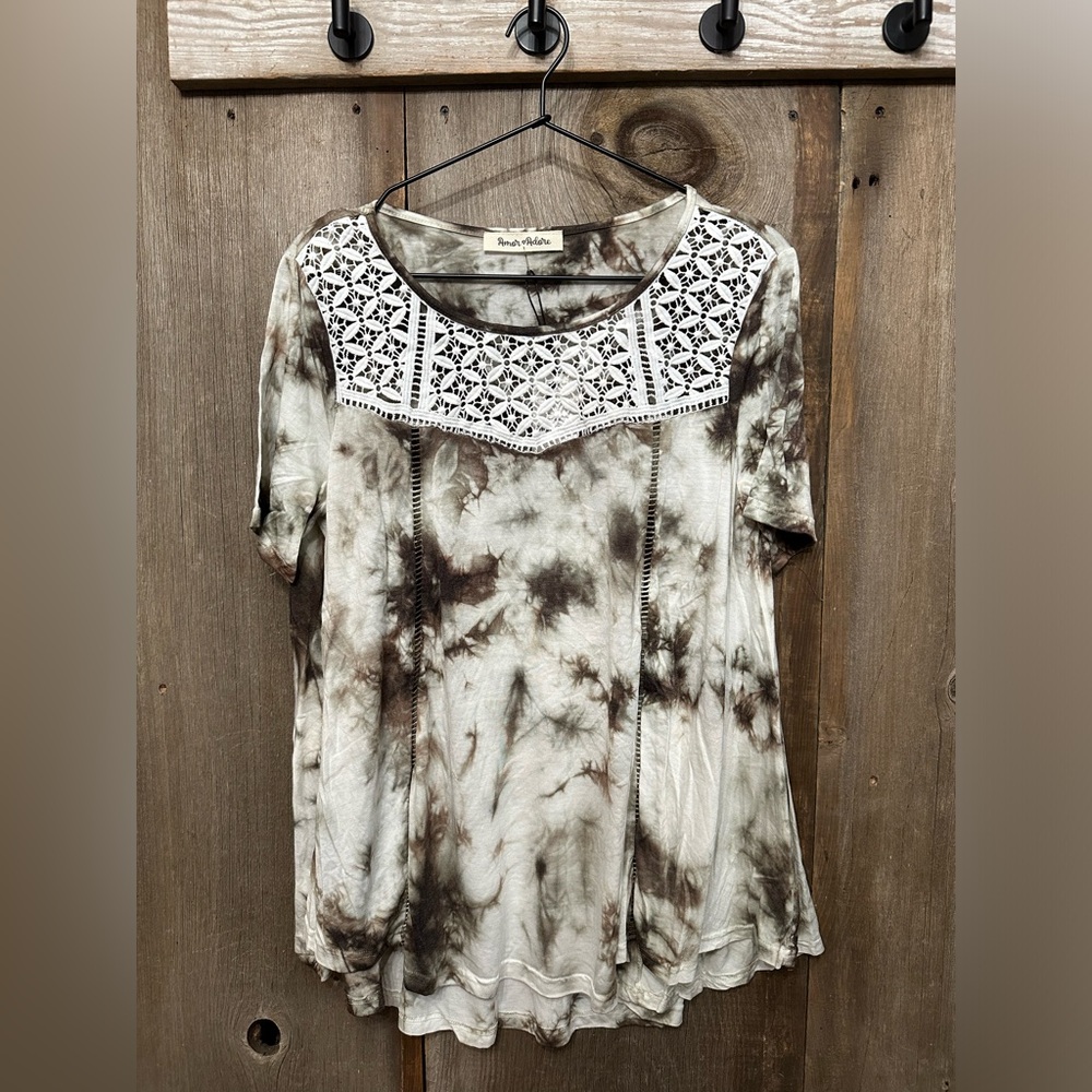 Amor Adore Lace Yoke Tie Dye Top in Olive Green Size Medium